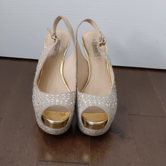 Beige stilettos - Picture 2 of 3